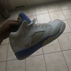 Air Jordan laney 5 size 7y